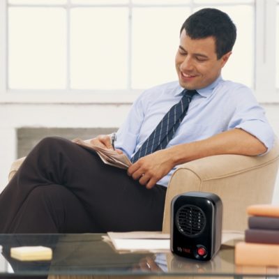 Lasko MyHeat™个人加热器-黑色100型咖啡桌上